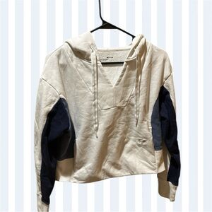 Under Armour V Neck Cropped Hoodie